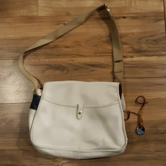 Vintage Dooney & Bourke Large Leather Toggle Bag. - Picture 4 of 8